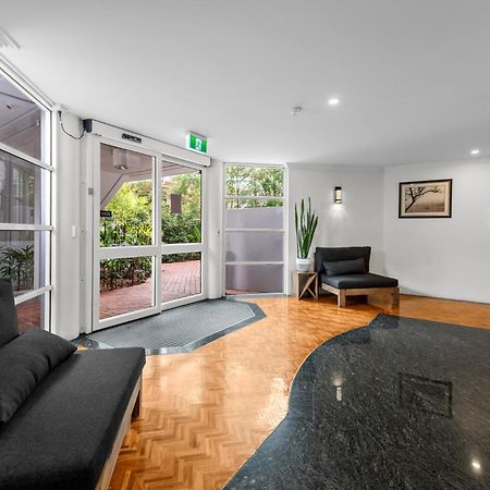 브리즈번 Lavish 3-Bed With Wraparound Balcony And Pool 아파트 외부 사진
