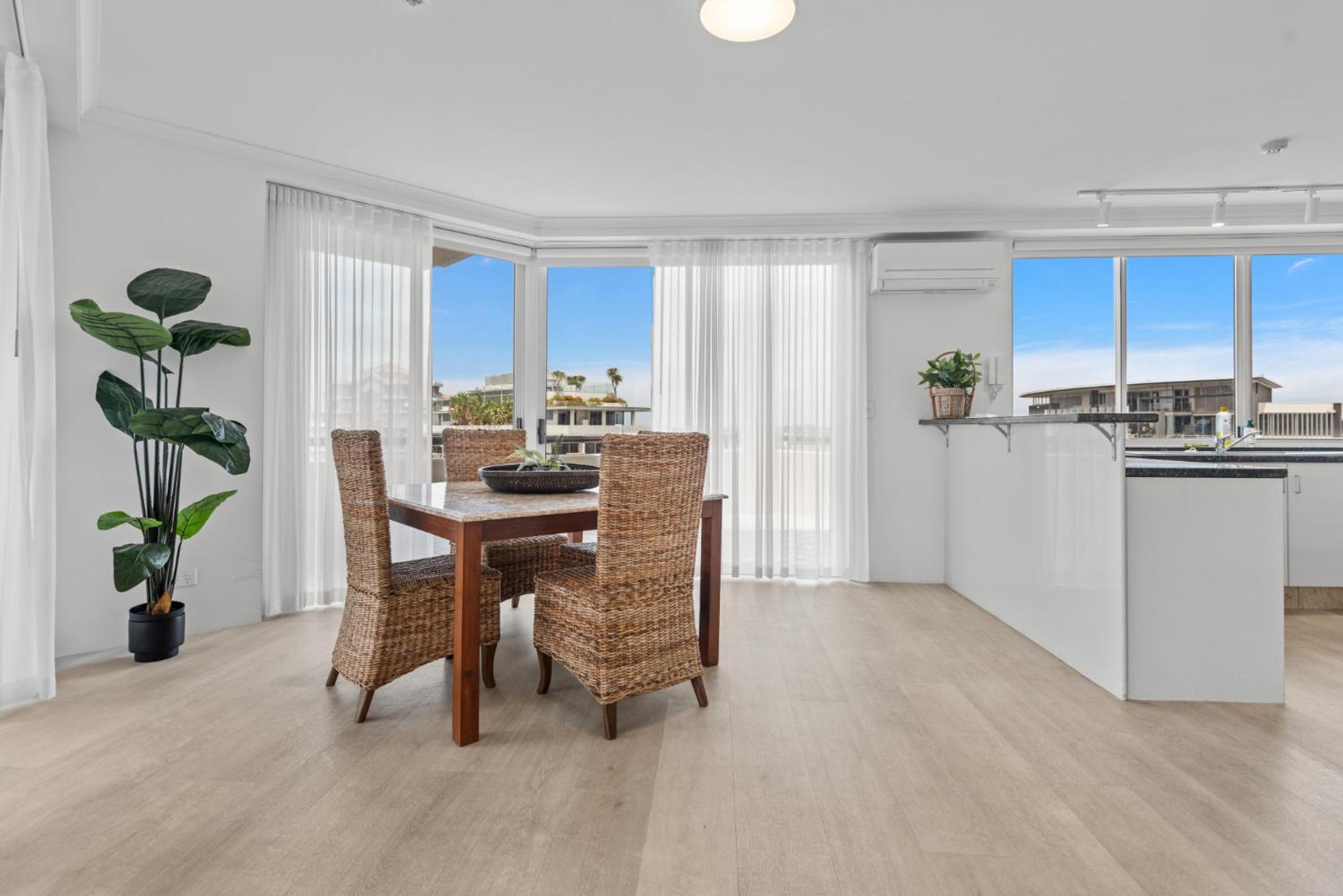 브리즈번 Lavish 3-Bed With Wraparound Balcony And Pool 아파트 외부 사진